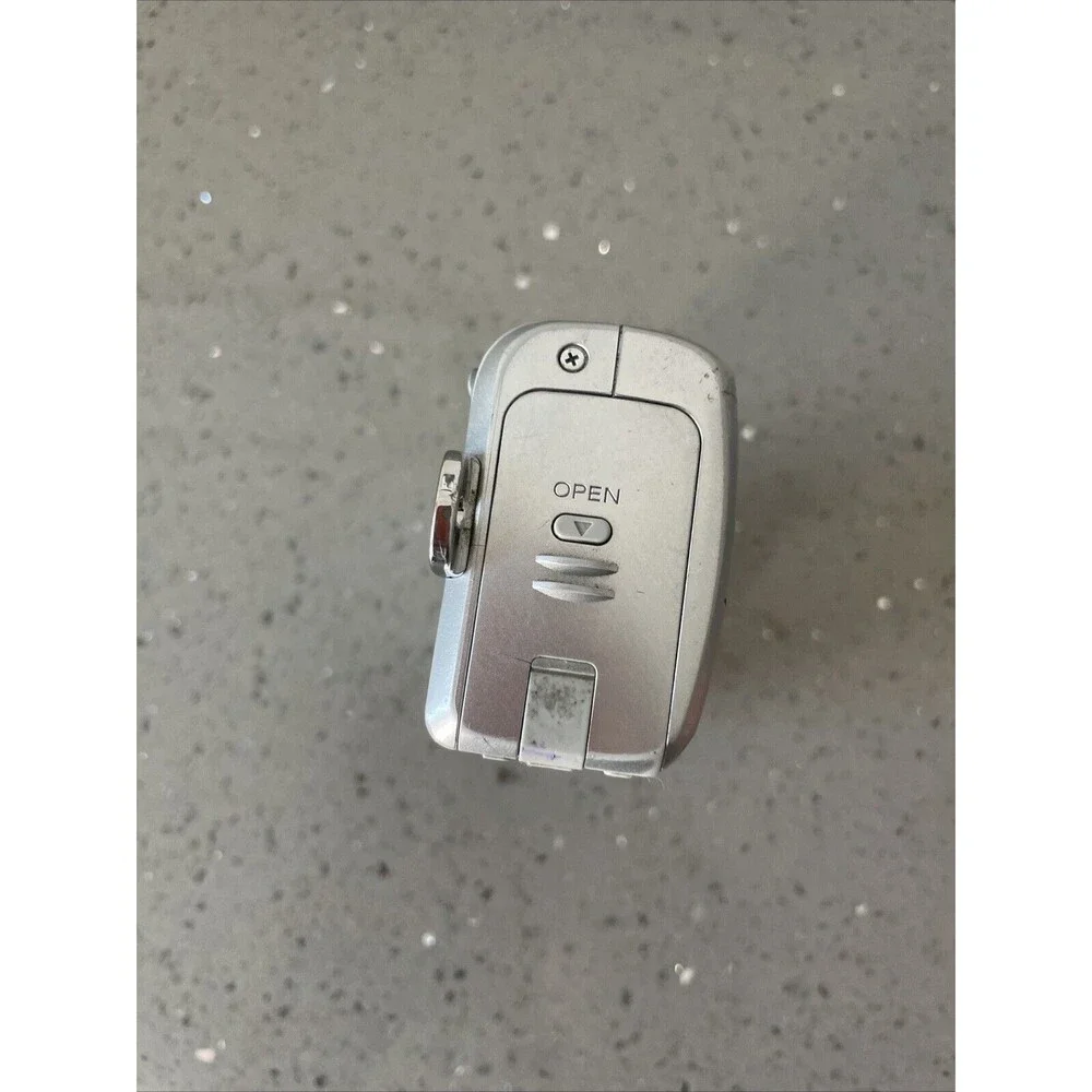 Sony Cyber-shot DSC-S40 4.1 MP Digital Camera Carl Zeiss 3X Zoom Parts Only